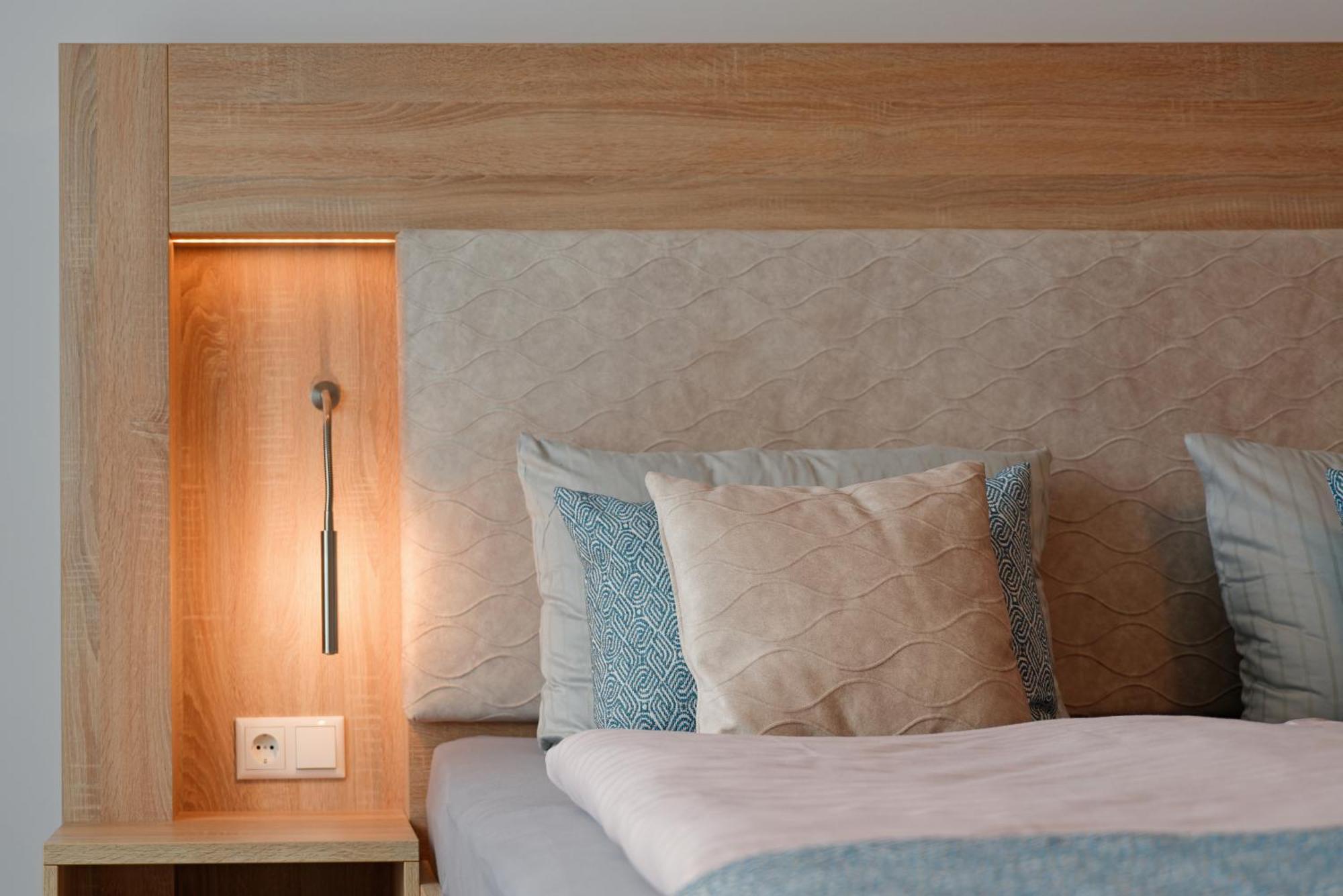 Hotel Schluister Park คาโรลิเนนซีล ภายนอก รูปภาพ
