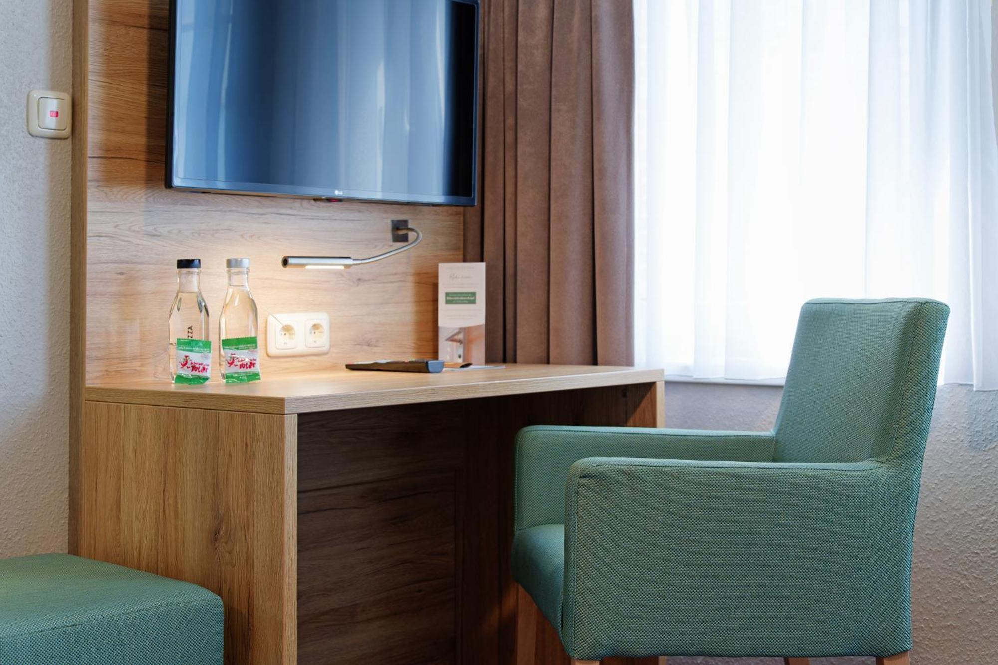 Hotel Schluister Park คาโรลิเนนซีล ภายนอก รูปภาพ